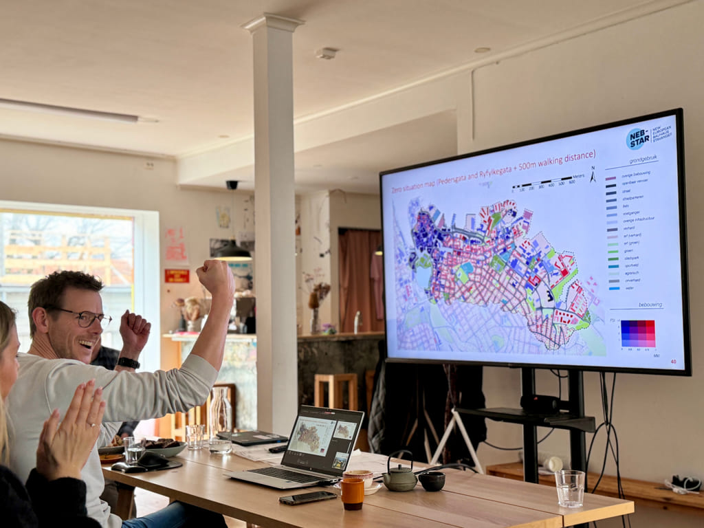 Barcode: visualising land-use for collaborative urban planning